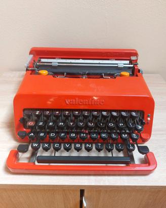 Macchina da scrivere portatile Olivetti Valentine