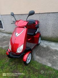 scoiter elettrico per mobilità 4 ruote.