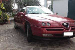 Alfa gtv  2.0 ts  , molto  bella.