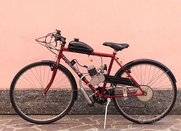 Bici da uomo con motore a scoppio