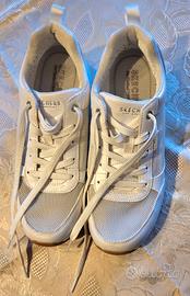Scarpe da donna Skechers. N. 39