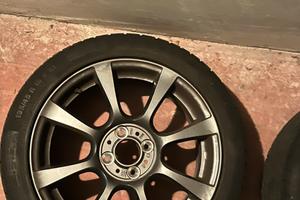 Cerchii 500 Abarth originali, 16 pollici con gomme