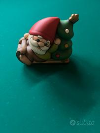 Gnomo slitta con albero Thun