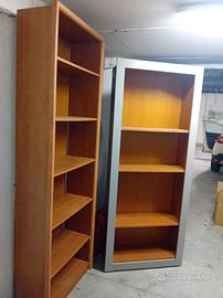 DUE SCAFFALATURE IN LEGNO