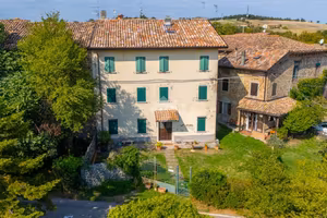 3 LOCALI A VIANO