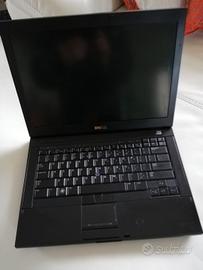 PC portatile marchio DELL 