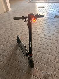 Monopattino elettrico nilox s1