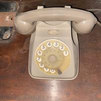 Telefono antico da collezione