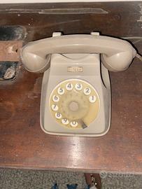 Telefono antico da collezione