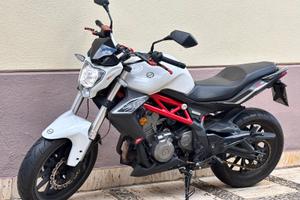 Benelli BN 300 2015