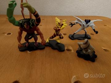 lotto personaggi  vari ben 10 