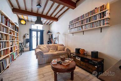 Casa indipendente di 134 m² con 5 locali a Campi B