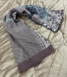 Sciarpa elegante a mosaico nei toni caldi unisex