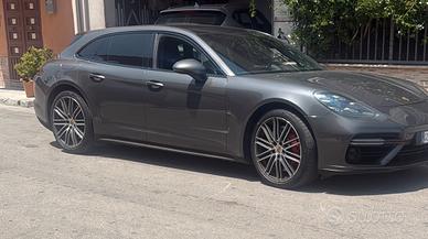Porsche Panamera turbo