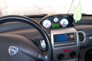 Lancia y