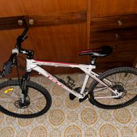 Mountain bike Avalanche gt 4.0