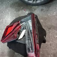 fanalino post sx interno portellone Toyota chr 