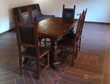 Tavolo legno massiccio con sedie