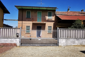 Casa indipendente a Dorno (PV)