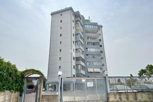 4 LOCALI A BARI