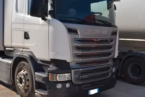 Scania R490 + semirimorchio schwarzmuller