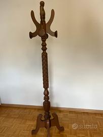 Appendiabiti in legno