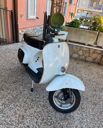 Vespa special 50