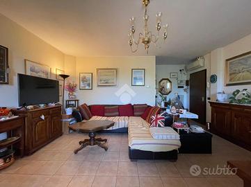 3 LOCALI A CARBONERA