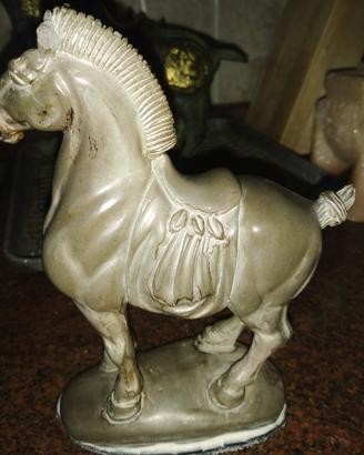 Cavallo cinese antico scolpito a mano in pietra 