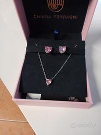 parure Chiara Ferragni-collana e orecchini-