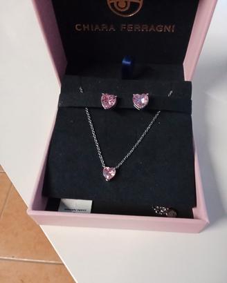 parure Chiara Ferragni-collana e orecchini-