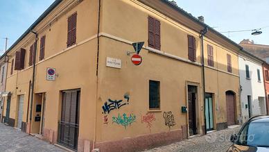 Centro Pesaro BIfamiliare 3 camere balcone autonom