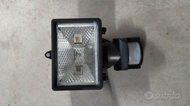 Faro con sensore movimento