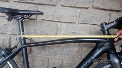 Bici da strada Specialized in carbonio