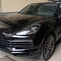 Porsche cayenne coupe’