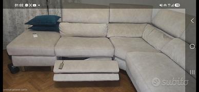 Divano letto con massaggiatore.  Misura 3×3