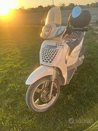 Aprilia Scarabeo 200