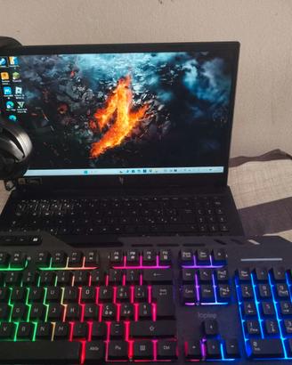 Acer Nitro V15 Gaming RTX 4050 Ryzen 7 usato 4mes