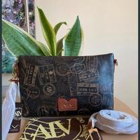 Borsetta a tracolla marrone e nera