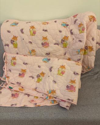 Trapunta con paracolpi culla per bambina