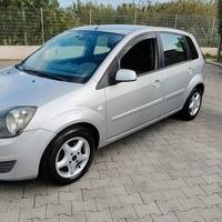 Ford fiesta 1.4 tdci unico proprietario 150.000KM