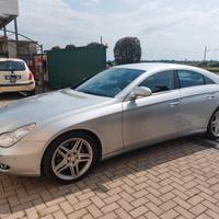 Mercedes-Benz CLS 350 V6 272CV SPORT AMG NAVY TEL.