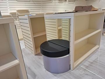 Arredo completo negozio abbigliamento e calzature