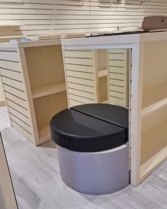 Arredo completo negozio abbigliamento e calzature
