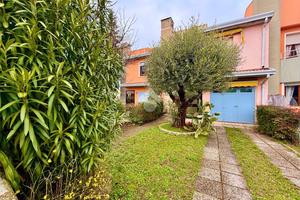 VILLA A SCHIERA A VO'