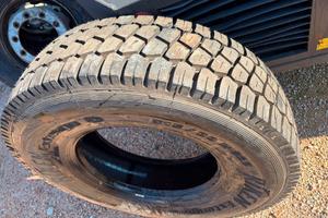 G15 - Gomme per camion di varie misure