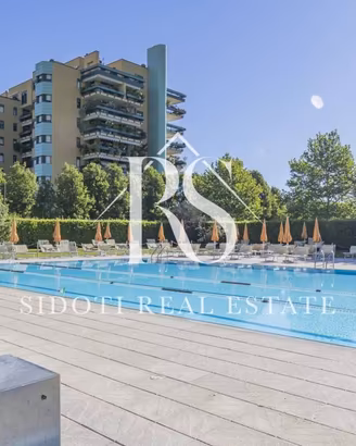 Appartamento di 163 m² con 4 locali e box auto a S
