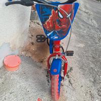 bici di spiderman