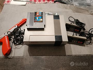 Nintendo NES completa perfettamente funzionante