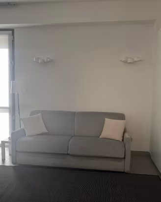 Divano  letto matrimoniale grigio madreperla